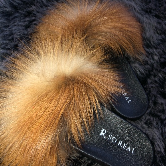 Red Fox Fur Slides - Picture 3 of 3
